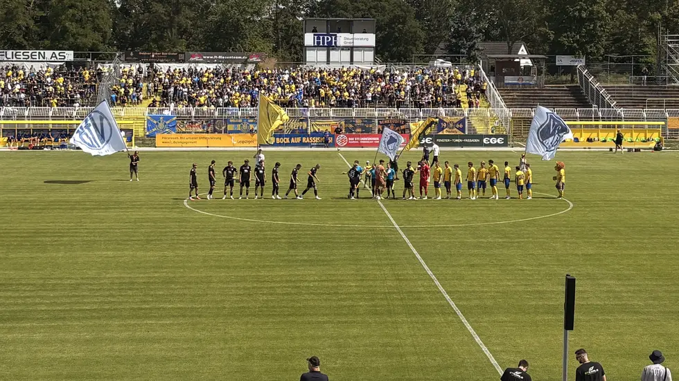 Heimpremiere des neuen Trainers: Lok Leipzig empfängt die U23 aus Magdeburg. Heimpremiere des neuen Trainers: Lok Leipzig empfängt die U23 aus Magdeburg.