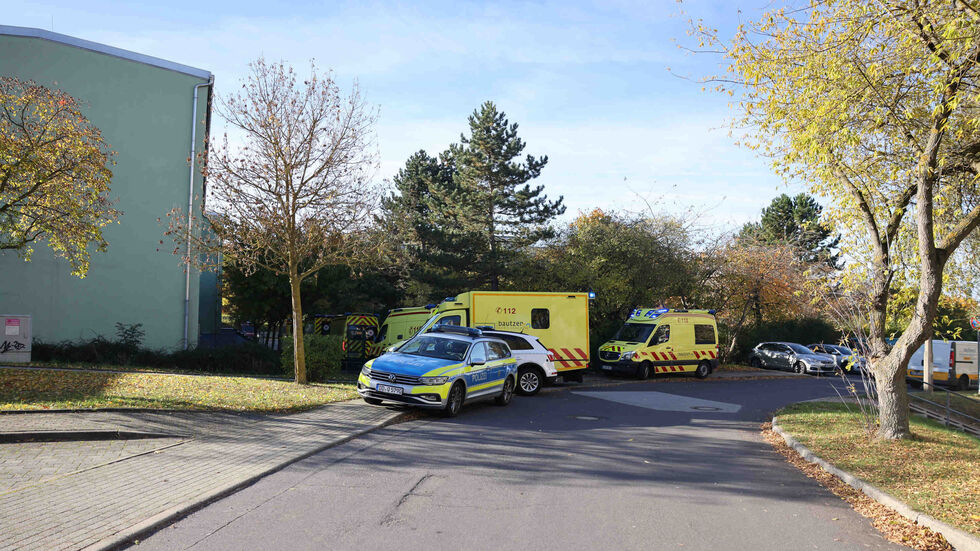 Die Rettungskräfte vor Ort.