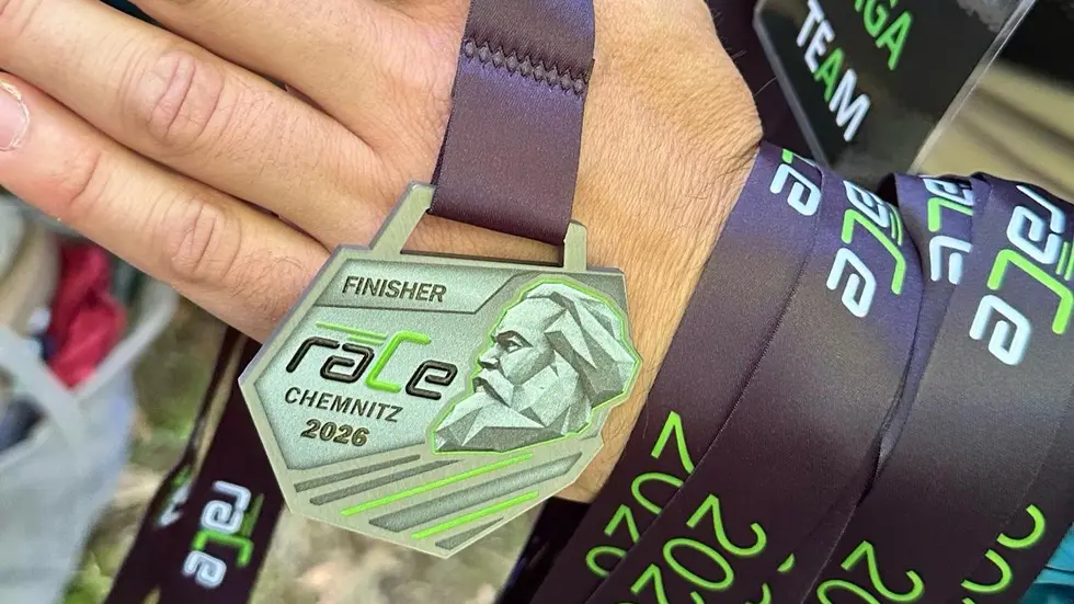Für alle Teilnehmer, die es durchs
Ziel geschafft haben, gab es eine Medaille. Für alle Teilnehmer, die es durchs
Ziel geschafft haben, gab es eine Medaille.