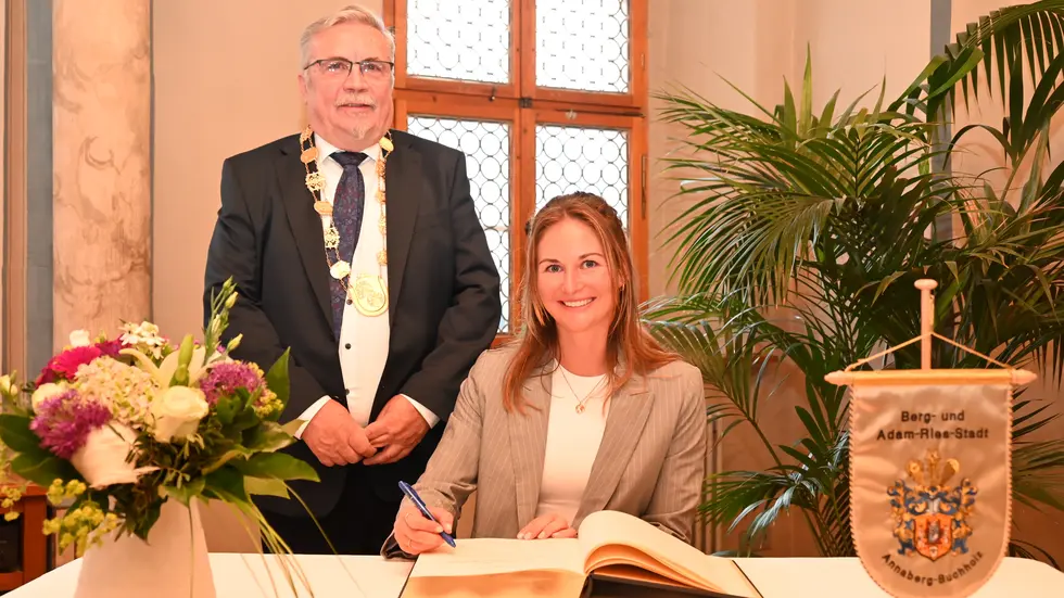 Ehrenbürgerwürde für Julia Taubitz. Ehrenbürgerwürde für Julia Taubitz.