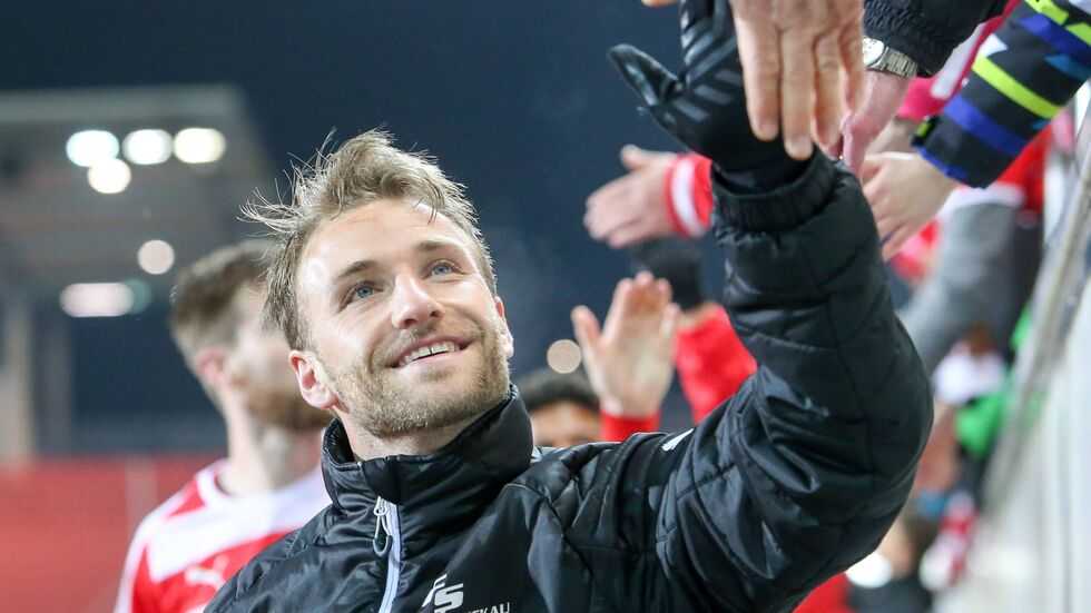 Mike Könnecke verabschiedet sich zum Saisonende von seinen Fans. Mike Könnecke verabschiedet sich zum Saisonende von seinen Fans.