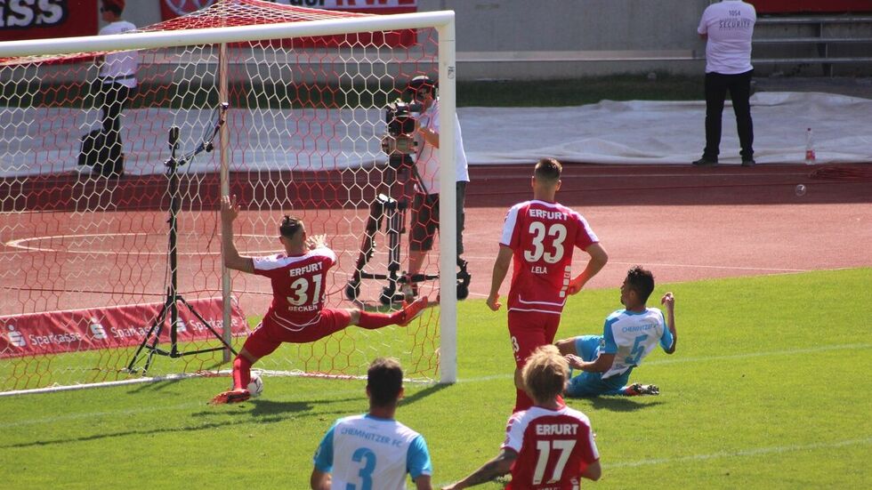Kostadin Velkov trifft zum 2:0 für den CFC.