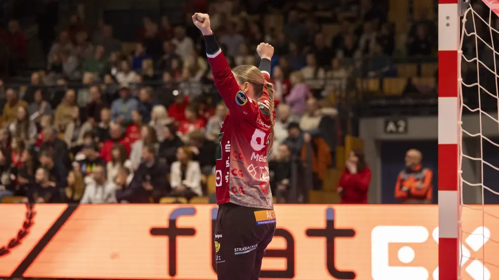 Lilly Janßen beim Jubel: Die Torhüterin ist vom VfL Oldenburg ausgeliehen. Lilly Janßen beim Jubel: Die Torhüterin ist vom VfL Oldenburg ausgeliehen.