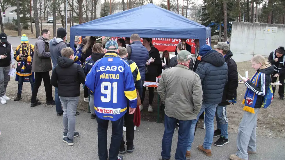 Typisierungsaktion an der Eisarena Weißwasser für Miriam