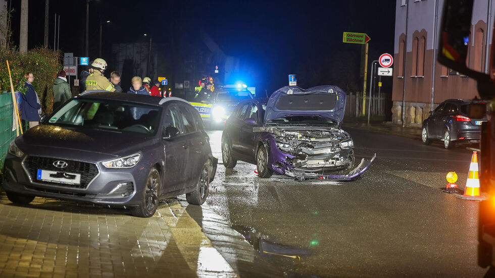 Die Fahrerin blieb glücklicherweise unverletzt. Sie wurde dennoch zur Blutentnahme ins Krankenhaus gebracht.