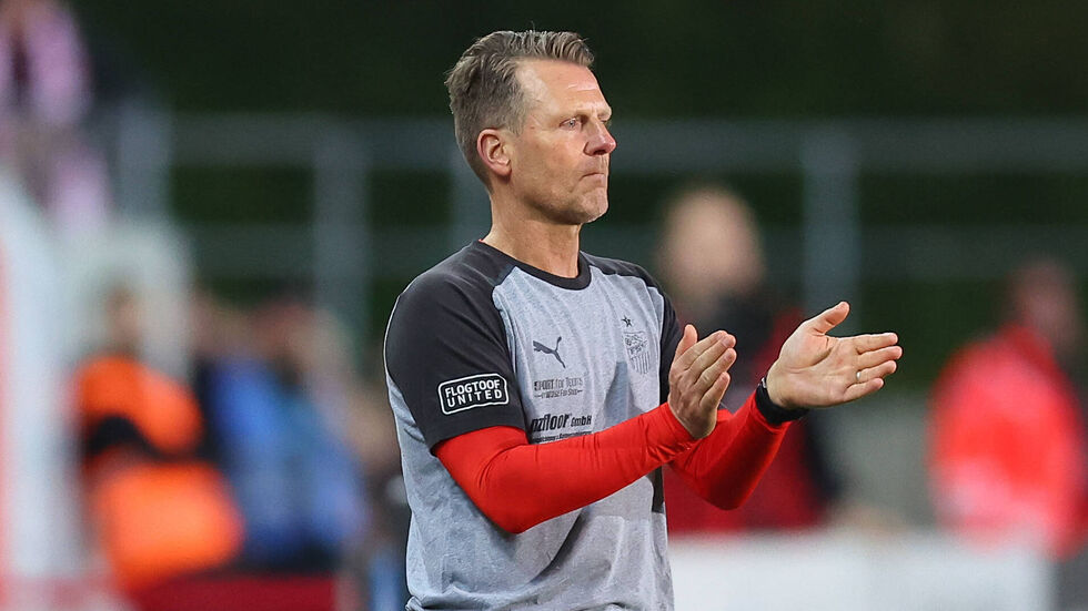 Beifall vom Coach gab es in dieser Saison meist nur zuhause. Auswärts stehen erst vier FSV-Siege zu Buche.