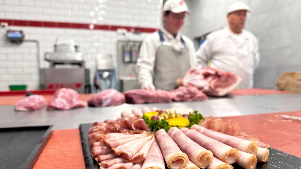 Lehrlinge in der Fleischerei Richter Löbau werden im betriebseigenen Schulungszentrum ausgebildet. 